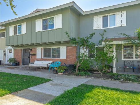 9793 Cornwall Drive, Huntington Beach, CA