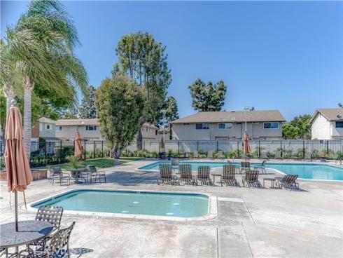 9793 Cornwall Drive, Huntington Beach, CA