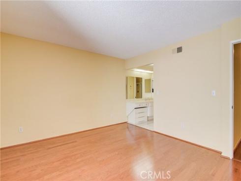 8933 Amador 1317C Circle, Huntington Beach, CA