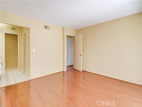 8933 Amador 1317C Circle, Huntington Beach, CA