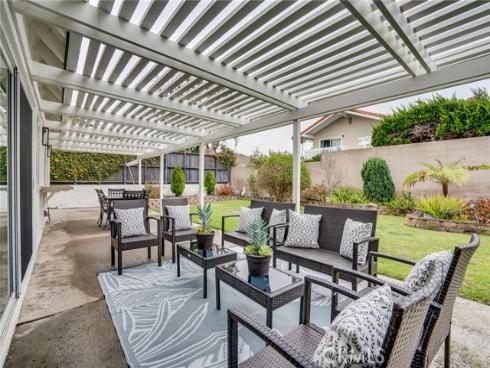 8292 Snowbird Drive, Huntington Beach, CA