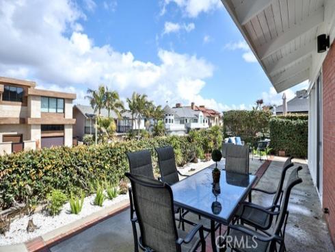 16602 Wellington C-2 Circle, Huntington Beach, CA