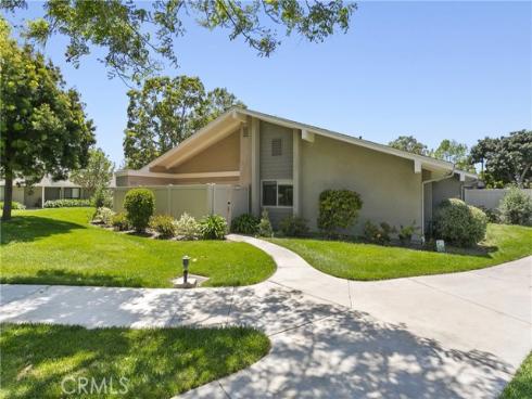 8933 Amador 1316E Circle, Huntington Beach, CA