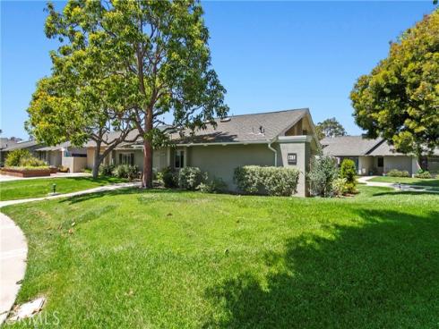 8933 Amador 1316E Circle, Huntington Beach, CA