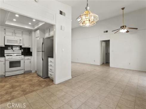 8933 Amador 1316E Circle, Huntington Beach, CA