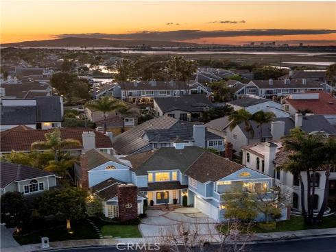 16101 Whitecap Lane, Huntington Beach, CA