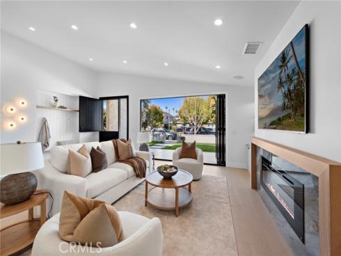 1740 Main Street, Huntington Beach, CA