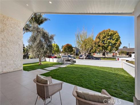 1740 Main Street, Huntington Beach, CA