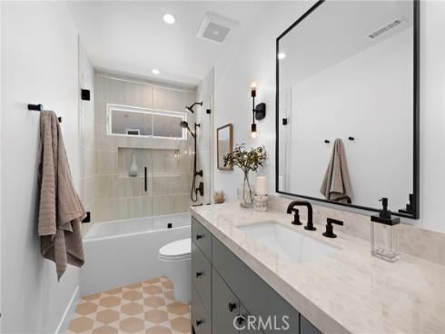 1740 Main Street, Huntington Beach, CA