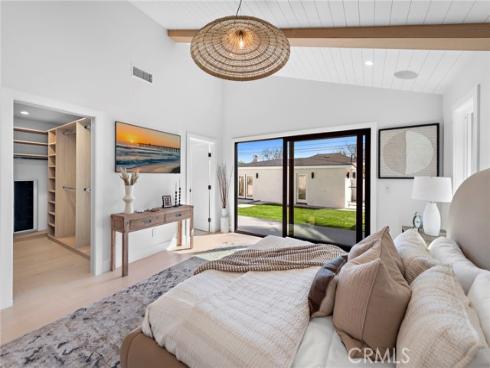 1740 Main Street, Huntington Beach, CA