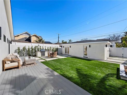 1740 Main Street, Huntington Beach, CA