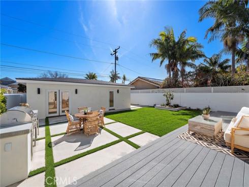 1740 Main Street, Huntington Beach, CA