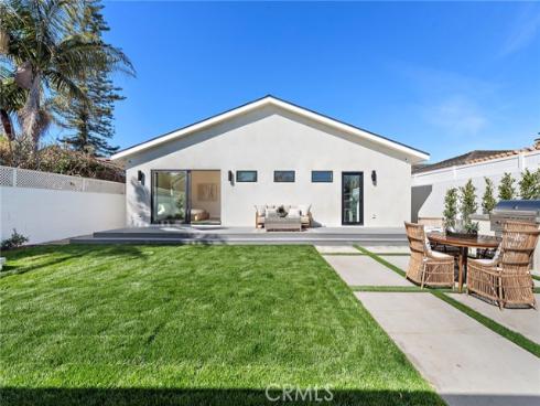 1740 Main Street, Huntington Beach, CA