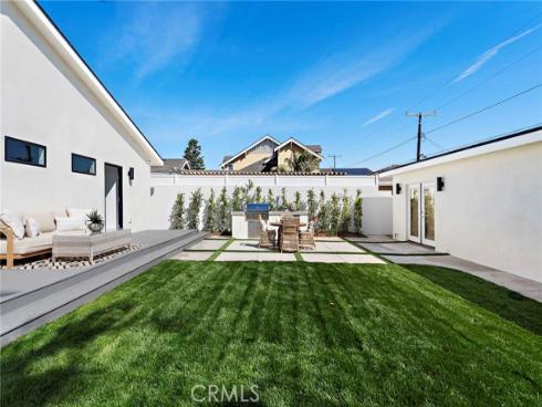 1740  Main   Street, Huntington Beach, CA