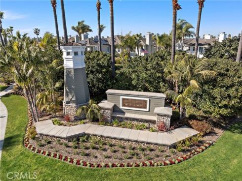 6552 Feather Drive, Huntington Beach, CA