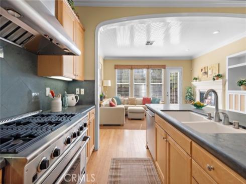 6552 Feather Drive, Huntington Beach, CA