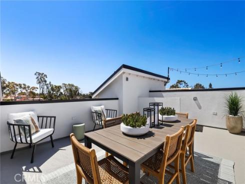 19011 Main 121 Street, Huntington Beach, CA