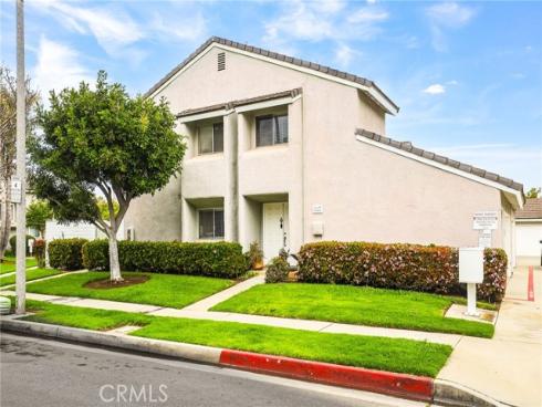 18815 Thornwood CI32 Circle, Huntington Beach, CA