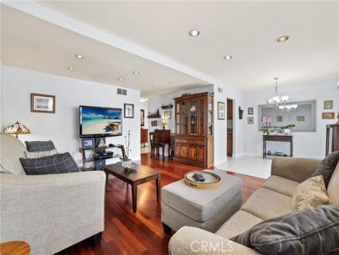 18815 Thornwood CI32 Circle, Huntington Beach, CA