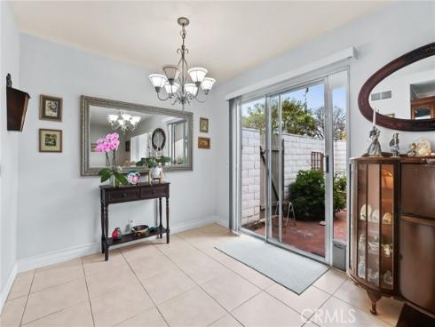 18815 Thornwood CI32 Circle, Huntington Beach, CA