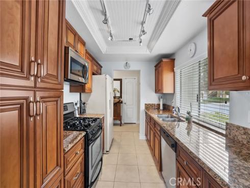 18815 Thornwood CI32 Circle, Huntington Beach, CA