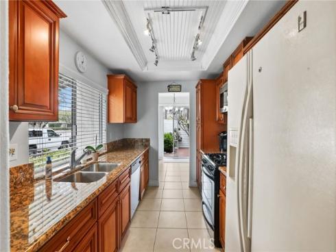 18815 Thornwood CI32 Circle, Huntington Beach, CA