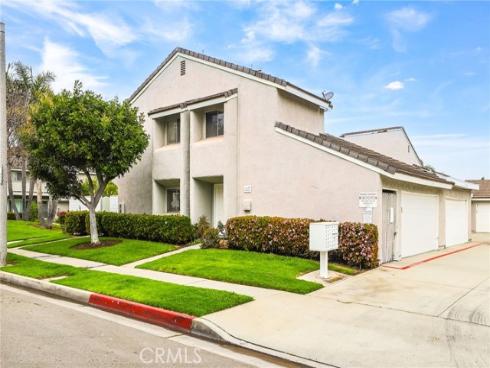 18815 Thornwood CI32 Circle, Huntington Beach, CA