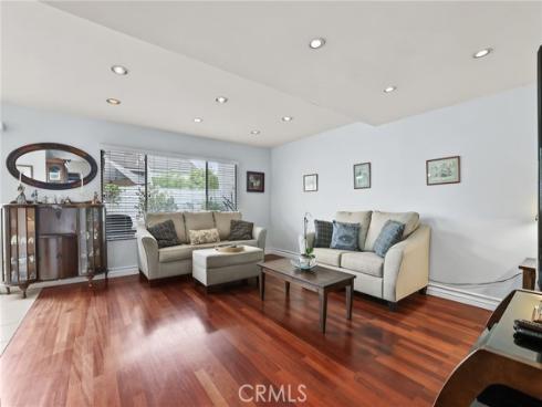 18815 Thornwood CI32 Circle, Huntington Beach, CA