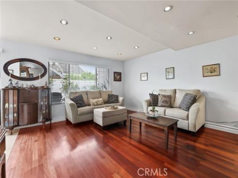 18815 Thornwood CI32 Circle, Huntington Beach, CA