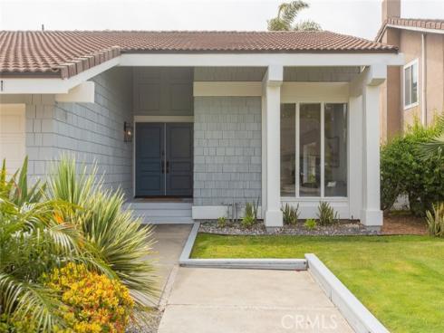 18141 Lakepoint Lane, Huntington Beach, CA