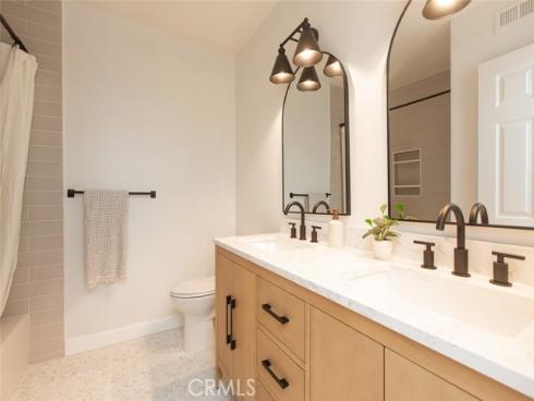 18141 Lakepoint Lane, Huntington Beach, CA