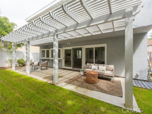 18141 Lakepoint Lane, Huntington Beach, CA