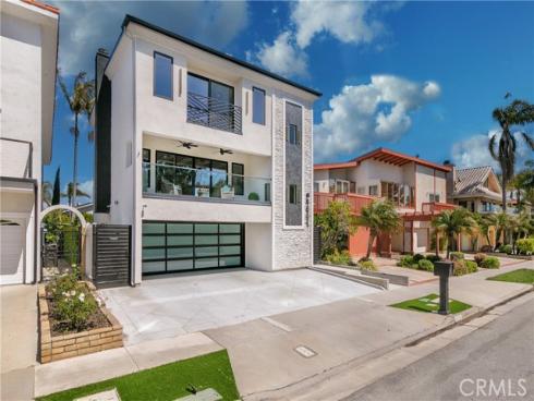 4651 Los Patos Avenue, Huntington Beach, CA