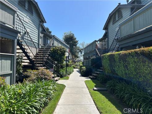 18232 Parkview 103 Lane, Huntington Beach, CA