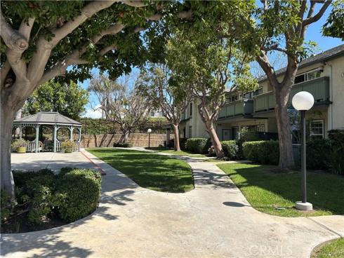 18232 Parkview 103 Lane, Huntington Beach, CA