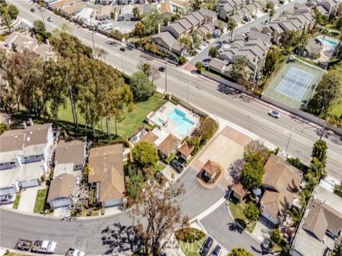 8292 Manifesto Circle, Huntington Beach, CA