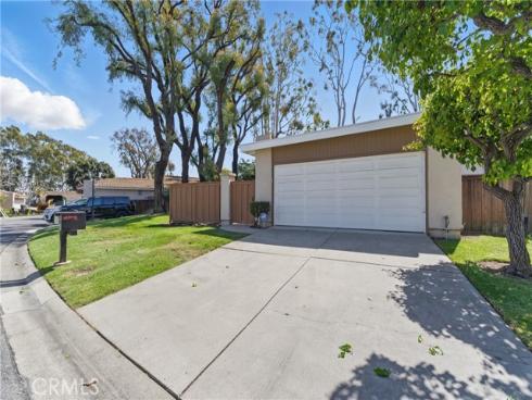 8292 Manifesto Circle, Huntington Beach, CA