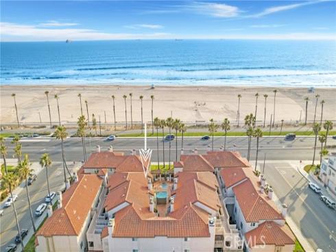 1400 Pacific Coast 305 , Huntington Beach, CA