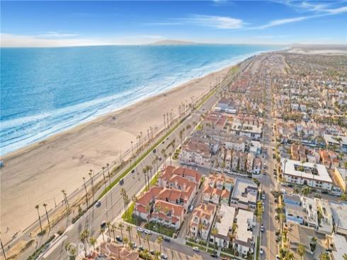 1400 Pacific Coast 305 , Huntington Beach, CA