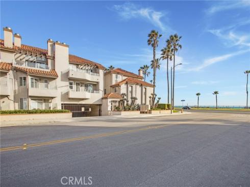 1400 Pacific Coast 305 , Huntington Beach, CA