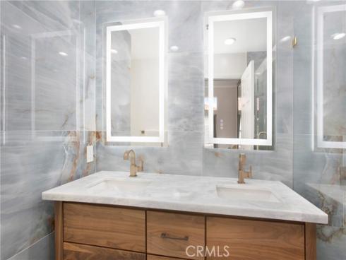 1400 Pacific Coast 305 , Huntington Beach, CA