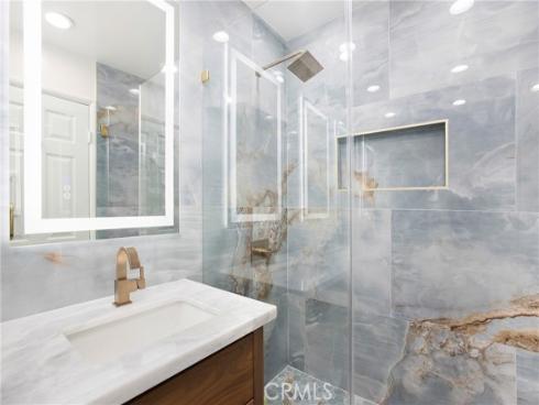 1400 Pacific Coast 305 , Huntington Beach, CA