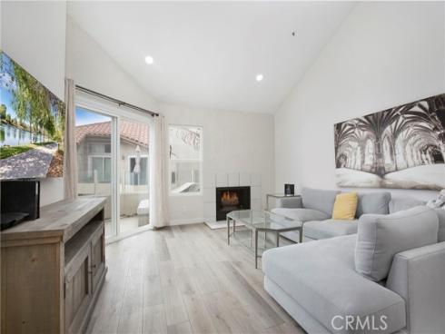 1400 Pacific Coast 305 , Huntington Beach, CA