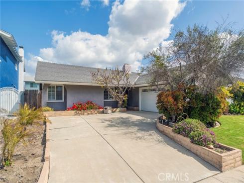 7041 Heil Avenue, Huntington Beach, CA