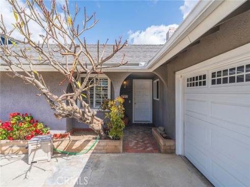 7041 Heil Avenue, Huntington Beach, CA