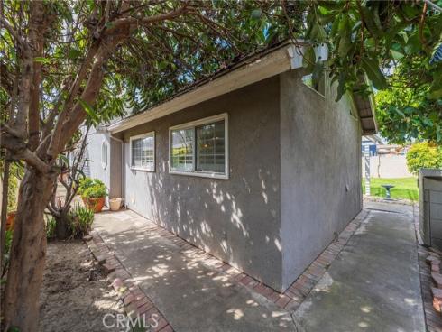7041 Heil Avenue, Huntington Beach, CA
