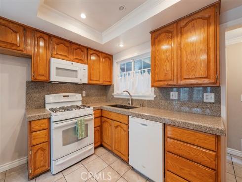 7041 Heil Avenue, Huntington Beach, CA