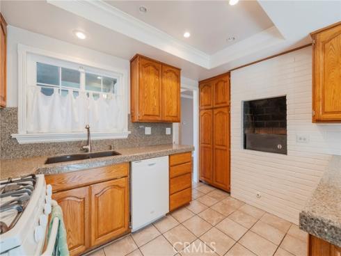 7041 Heil Avenue, Huntington Beach, CA