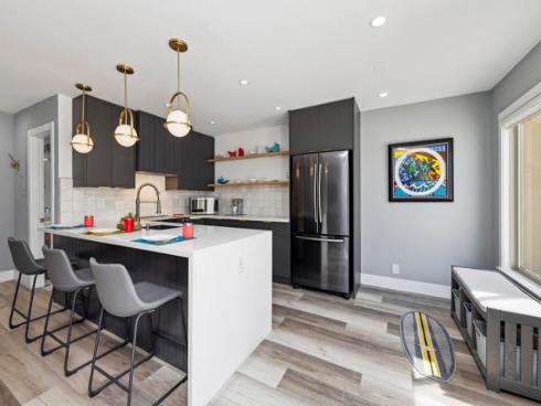 711 Pacific Coast Highway 206 , Huntington Beach, CA