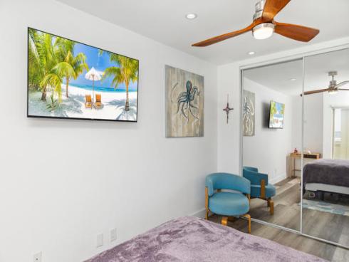 711 Pacific Coast Highway 206 , Huntington Beach, CA